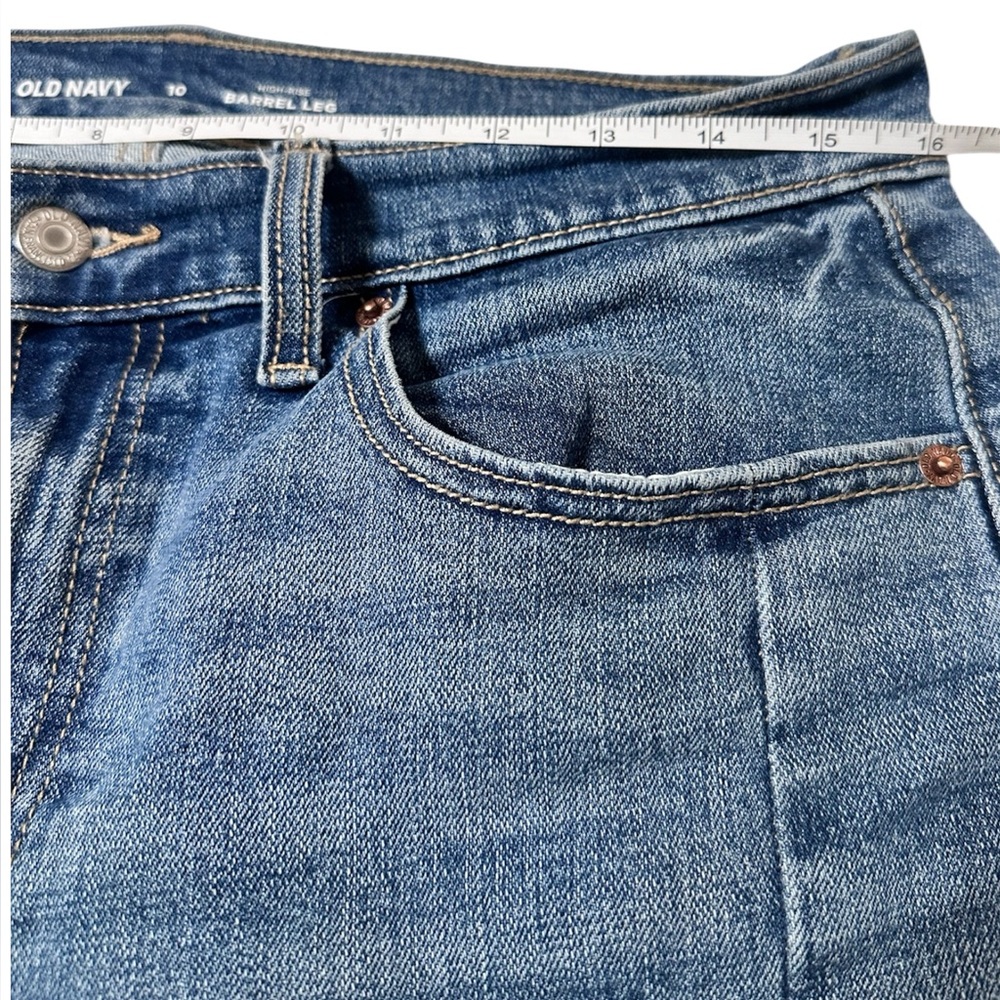 Old Navy Light Blue High-Waisted Barrel Ankle Jeans - Picture 3 of 5